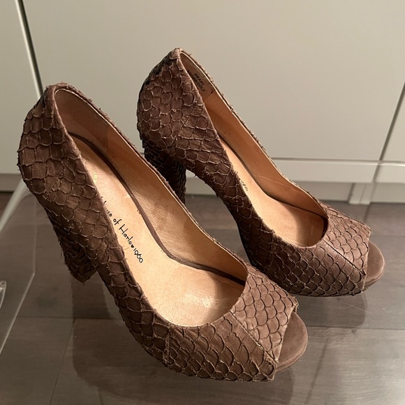 Authentic House of Harlow 1960 python embossed leather heels - Picture 4 of 7
